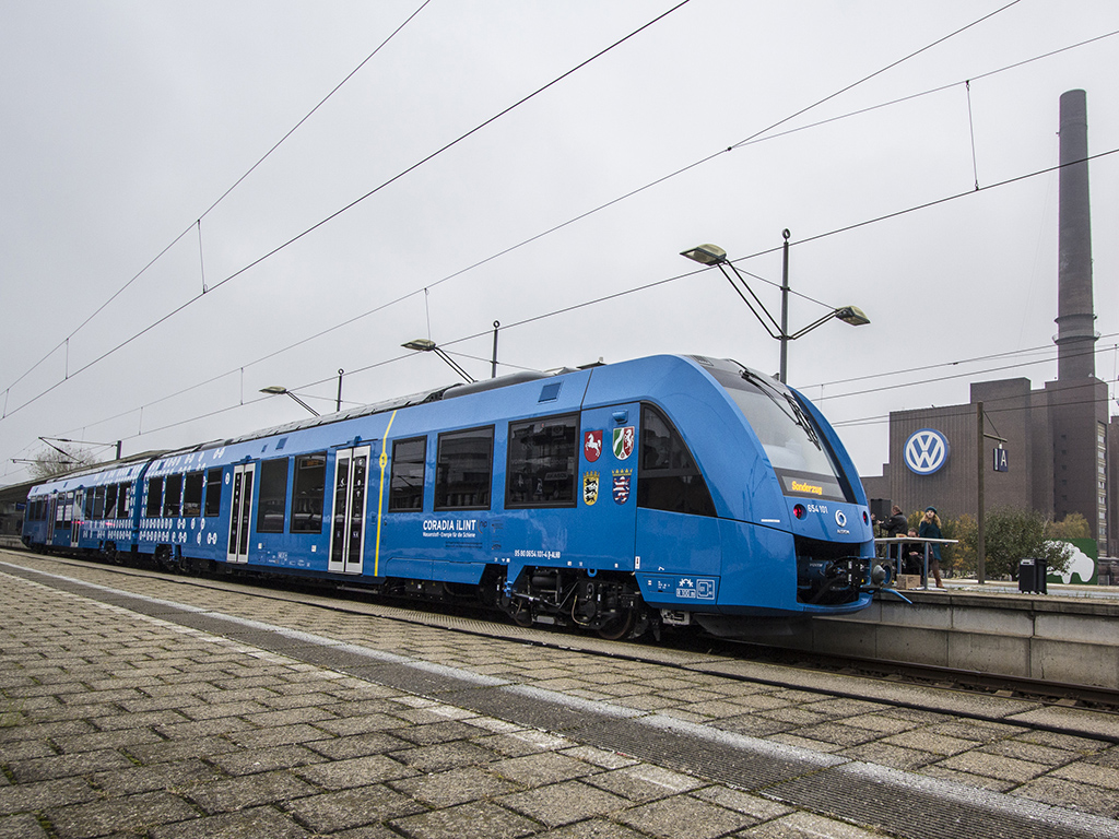 Hydrogen train to be tested in the UK by 2020