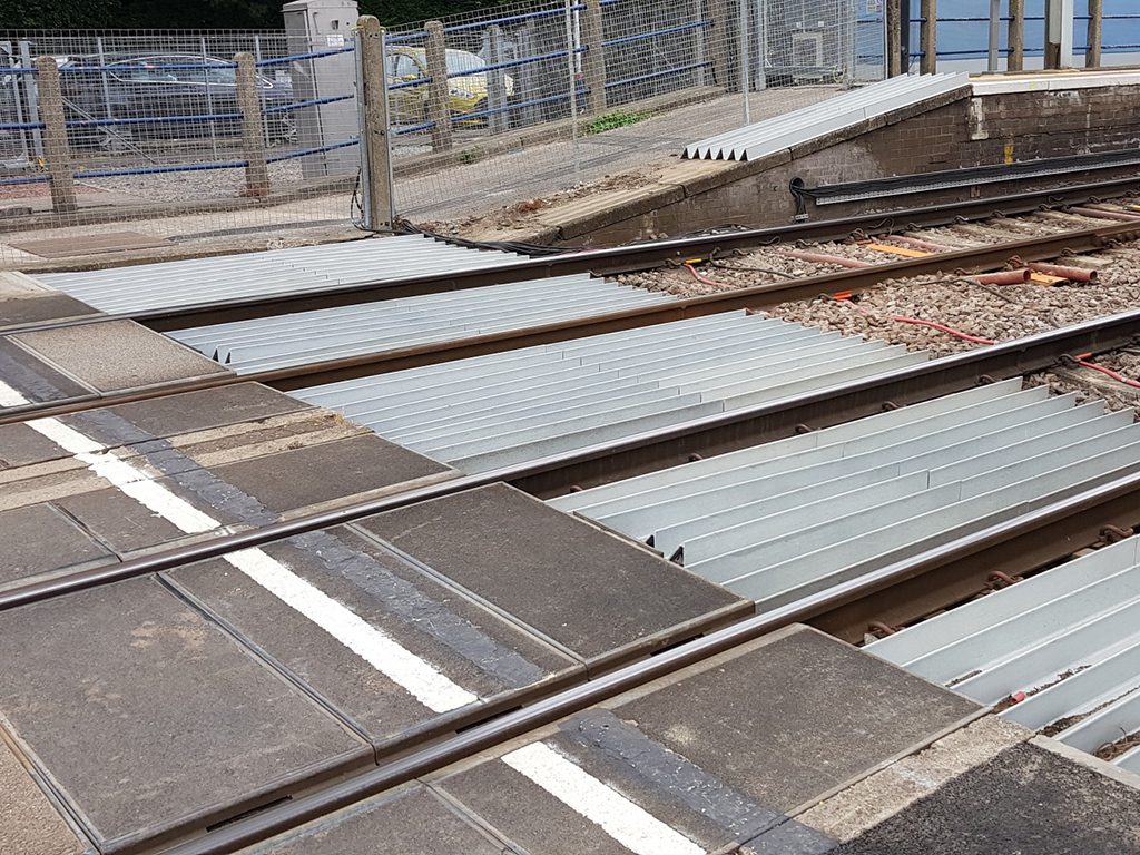 Anti-trespass panels approved – Railway Gazette