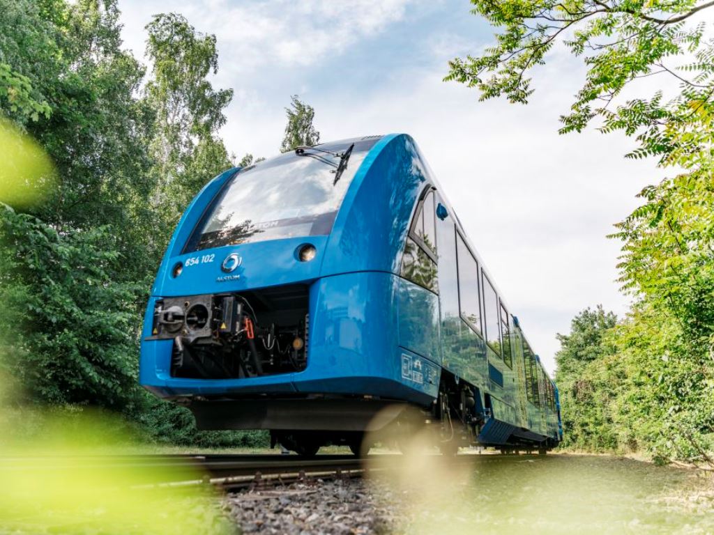 Hydrogen train goes on tour