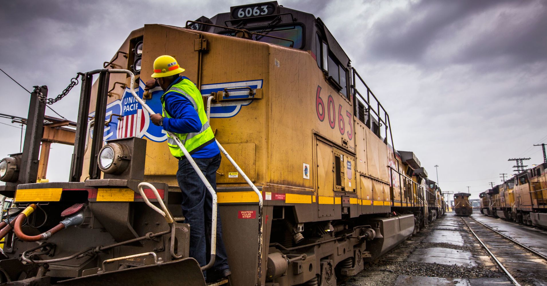 Union Pacific and CSX CEOs say US economy still looks pretty good