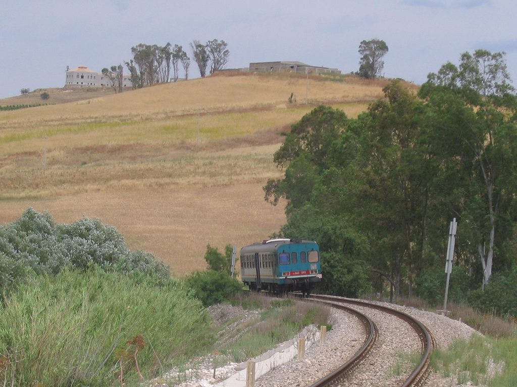 Gas fuelled railcar pilot project planned