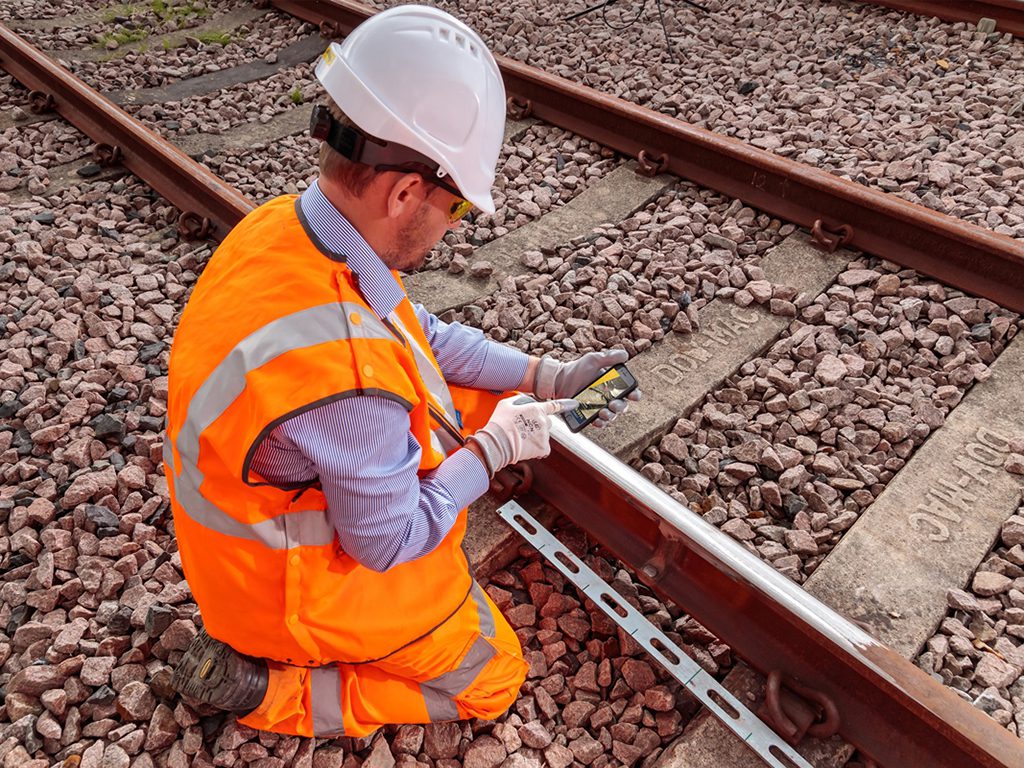 Pandrol launches app to improve rail weld tracability