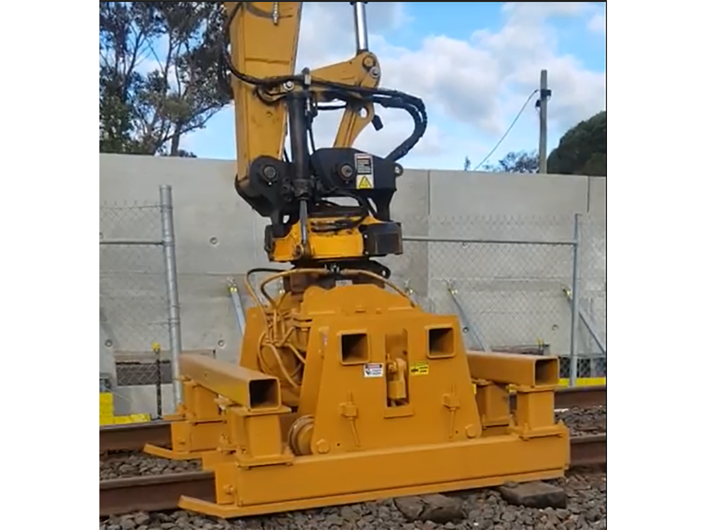 Faster track stripping – Railway Gazette