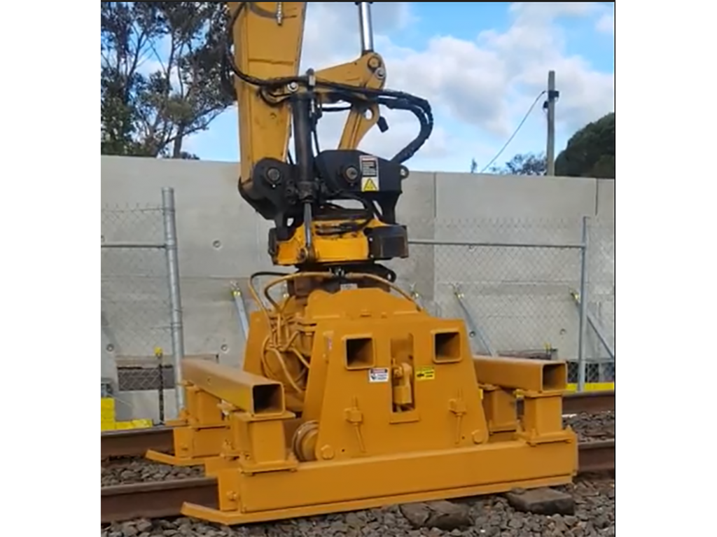 Faster track stripping – Railway Gazette