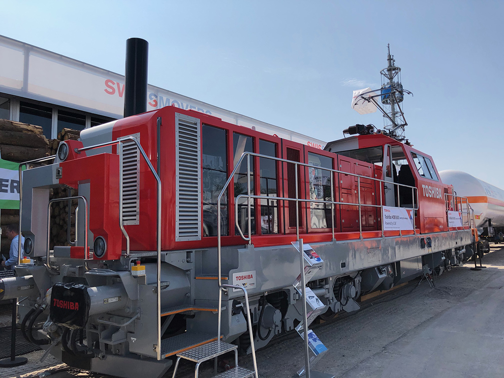 Toshiba unveils tri-mode locomotive demonstrator